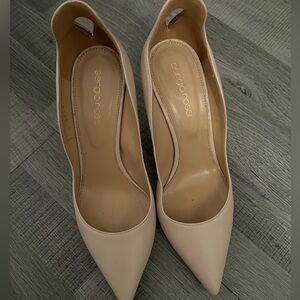 Pre-loved Sergio Rossi beige heels
